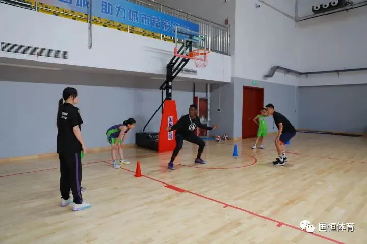 kbt篮球暑期训练营招生_0